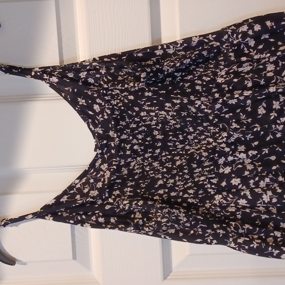 Top - Picture 2 of 3